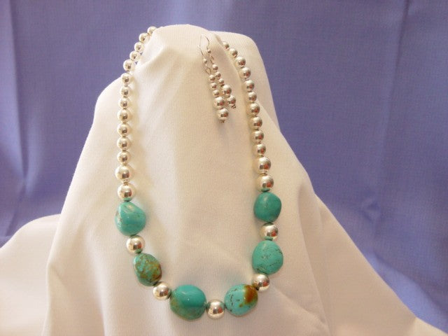 Turquoise  Graduated Sterling Silver Beads Necklace